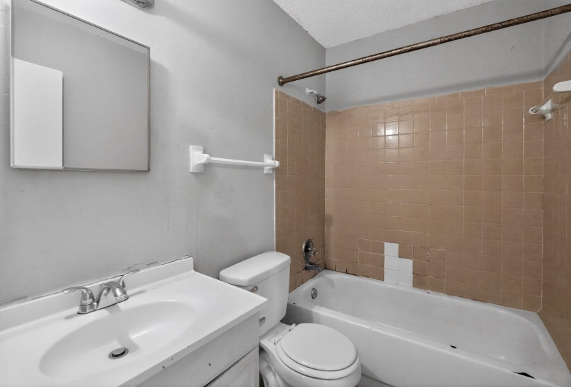 3843 ALEX CV, Memphis, Tennessee 38128, 3 Bedroom Bedrooms, 3 Room Rooms,2 BathroomBathrooms,Residential,For Sale,ALEX,0,10221033