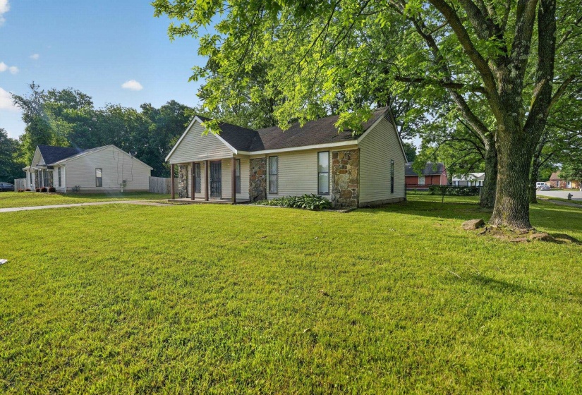 3843 ALEX CV, Memphis, Tennessee 38128, 3 Bedroom Bedrooms, 3 Room Rooms,2 BathroomBathrooms,Residential,For Sale,ALEX,0,10221033
