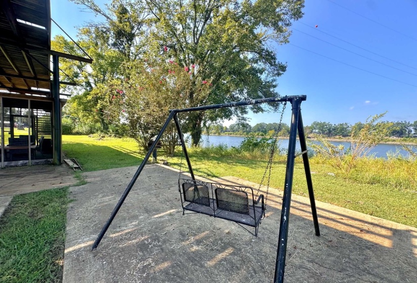 1295 ARNOLD LN, Savannah, Tennessee 38372, 2 Bedroom Bedrooms, 6 Room Rooms,1 BathroomBathrooms,Residential,For Sale,ARNOLD,0,10229415