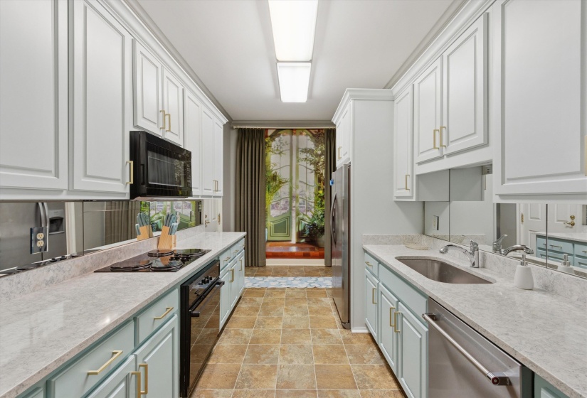 1000 MURRAY HILL LN, Memphis, Tennessee 38120, 2 Bedroom Bedrooms, 5 Room Rooms,2.1 BathroomBathrooms,Residential,For Sale,MURRAY HILL,0,10229420