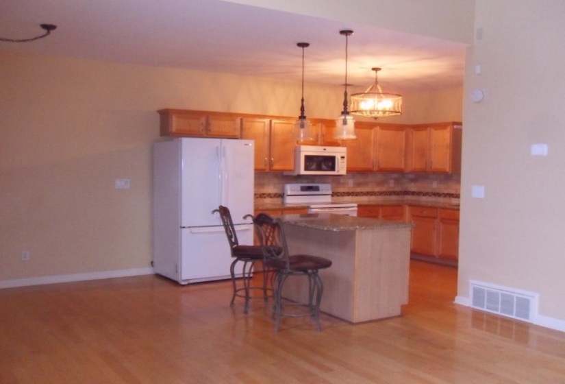 1172 HARBOR RIVER DR, Memphis, Tennessee 38103, 3 Bedroom Bedrooms, 7 Room Rooms,2.1 BathroomBathrooms,Residential,For Sale,HARBOR RIVER,0,10229423