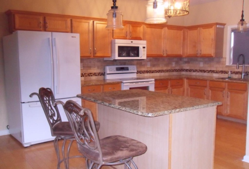1172 HARBOR RIVER DR, Memphis, Tennessee 38103, 3 Bedroom Bedrooms, 7 Room Rooms,2.1 BathroomBathrooms,Residential,For Sale,HARBOR RIVER,0,10229423