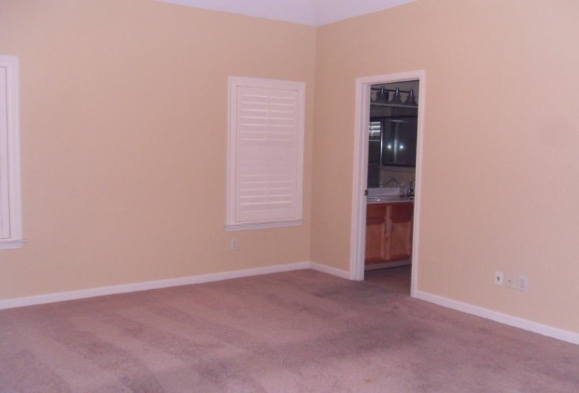 1172 HARBOR RIVER DR, Memphis, Tennessee 38103, 3 Bedroom Bedrooms, 7 Room Rooms,2.1 BathroomBathrooms,Residential,For Sale,HARBOR RIVER,0,10229423