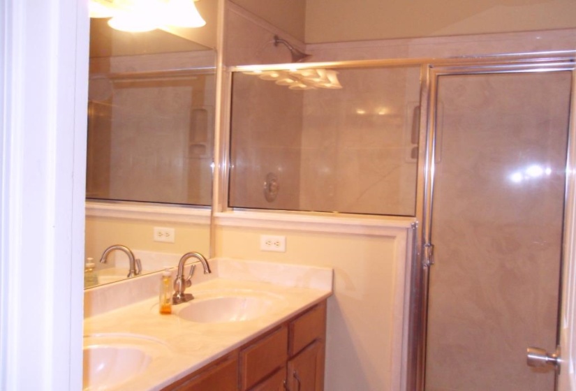 1172 HARBOR RIVER DR, Memphis, Tennessee 38103, 3 Bedroom Bedrooms, 7 Room Rooms,2.1 BathroomBathrooms,Residential,For Sale,HARBOR RIVER,0,10229423