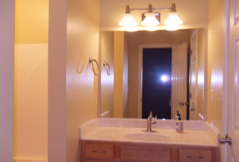 1172 HARBOR RIVER DR, Memphis, Tennessee 38103, 3 Bedroom Bedrooms, 7 Room Rooms,2.1 BathroomBathrooms,Residential,For Sale,HARBOR RIVER,0,10229423