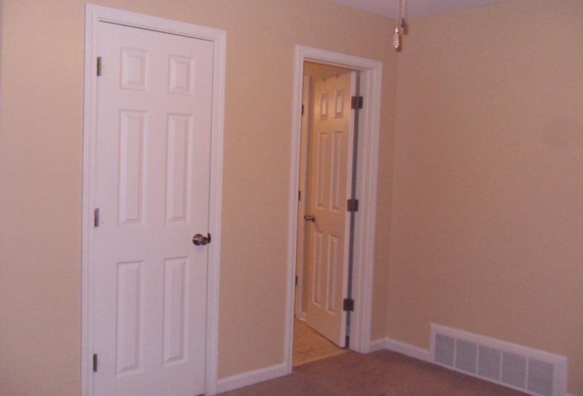 1172 HARBOR RIVER DR, Memphis, Tennessee 38103, 3 Bedroom Bedrooms, 7 Room Rooms,2.1 BathroomBathrooms,Residential,For Sale,HARBOR RIVER,0,10229423