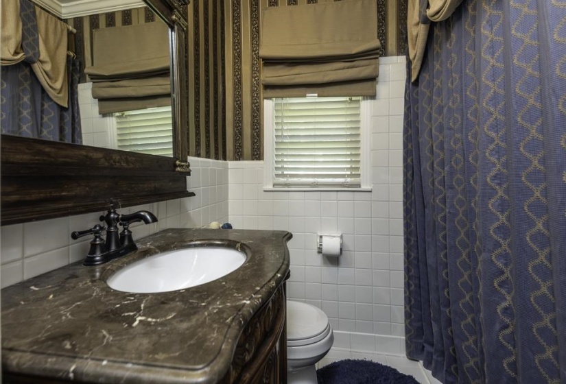5044 WHITEWATER CV, Memphis, Tennessee 38117, 3 Bedroom Bedrooms, 7 Room Rooms,1.1 BathroomBathrooms,Residential,For Sale,WHITEWATER,0,10229424