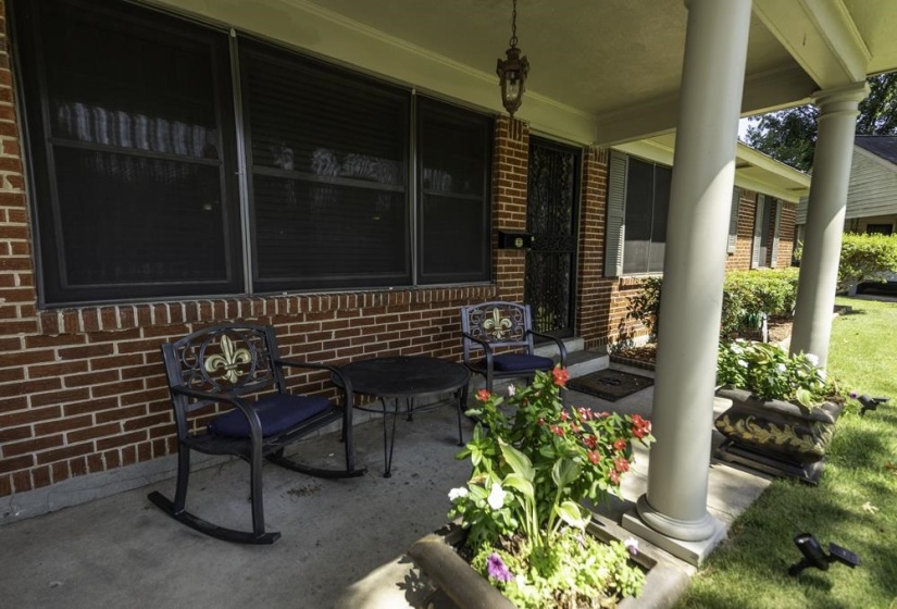 5044 WHITEWATER CV, Memphis, Tennessee 38117, 3 Bedroom Bedrooms, 7 Room Rooms,1.1 BathroomBathrooms,Residential,For Sale,WHITEWATER,0,10229424