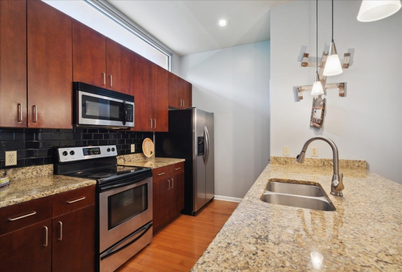 449 MONROE AVE, Memphis, Tennessee 38103, 2 Bedroom Bedrooms, 5 Room Rooms,2.1 BathroomBathrooms,Residential,For Sale,MONROE,0,10229426