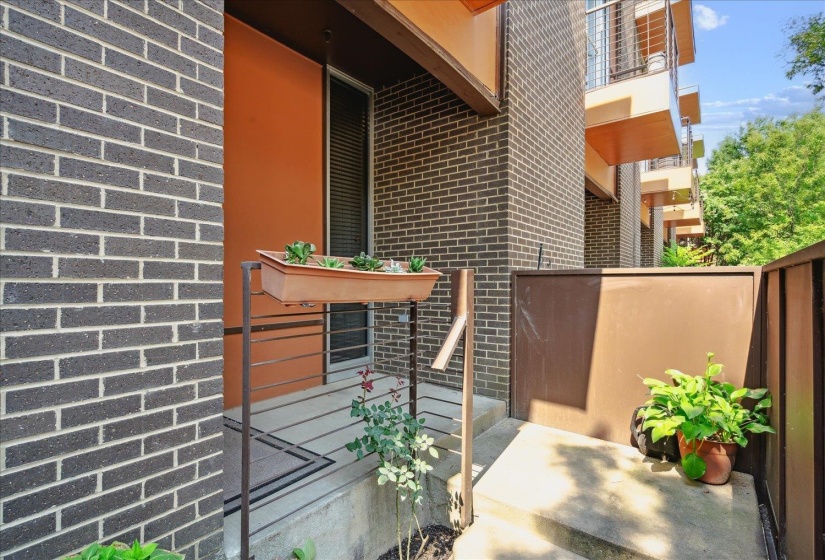 449 MONROE AVE, Memphis, Tennessee 38103, 2 Bedroom Bedrooms, 5 Room Rooms,2.1 BathroomBathrooms,Residential,For Sale,MONROE,0,10229426