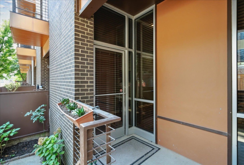 449 MONROE AVE, Memphis, Tennessee 38103, 2 Bedroom Bedrooms, 5 Room Rooms,2.1 BathroomBathrooms,Residential,For Sale,MONROE,0,10229426