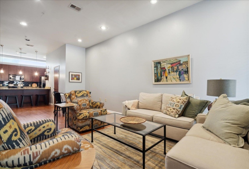 449 MONROE AVE, Memphis, Tennessee 38103, 2 Bedroom Bedrooms, 5 Room Rooms,2.1 BathroomBathrooms,Residential,For Sale,MONROE,0,10229426