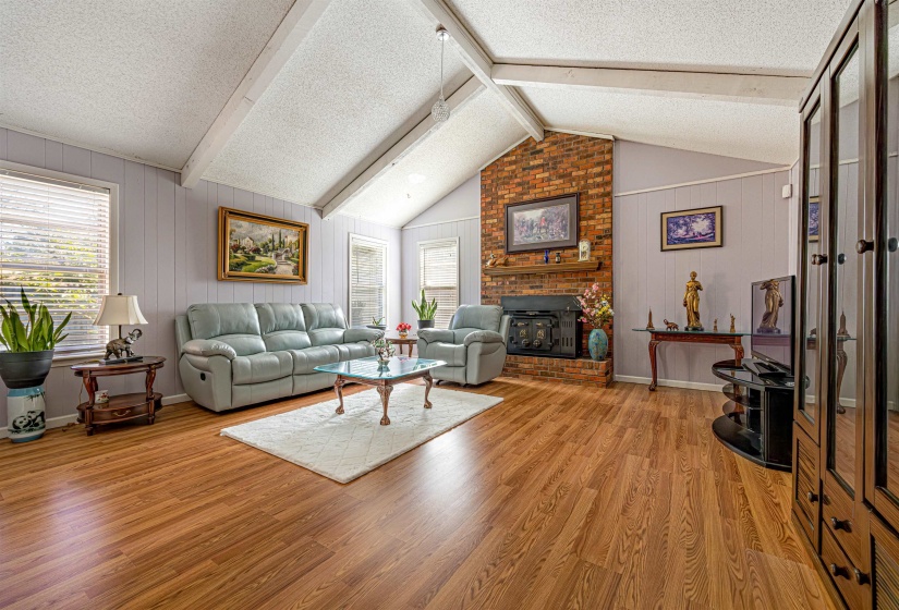 3968 WANDERING DR, Memphis, Tennessee 38115, 3 Bedroom Bedrooms, 6 Room Rooms,2 BathroomBathrooms,Residential,For Sale,WANDERING,0,10229452