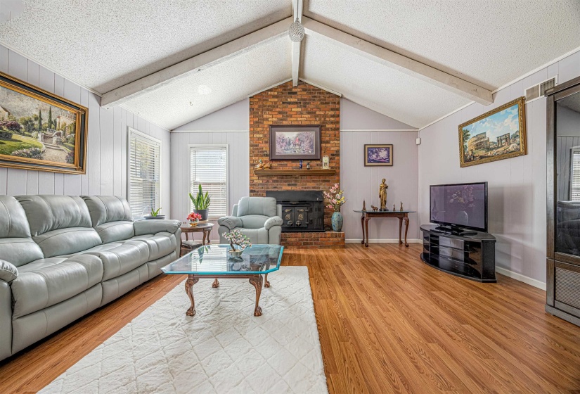 3968 WANDERING DR, Memphis, Tennessee 38115, 3 Bedroom Bedrooms, 6 Room Rooms,2 BathroomBathrooms,Residential,For Sale,WANDERING,0,10229452