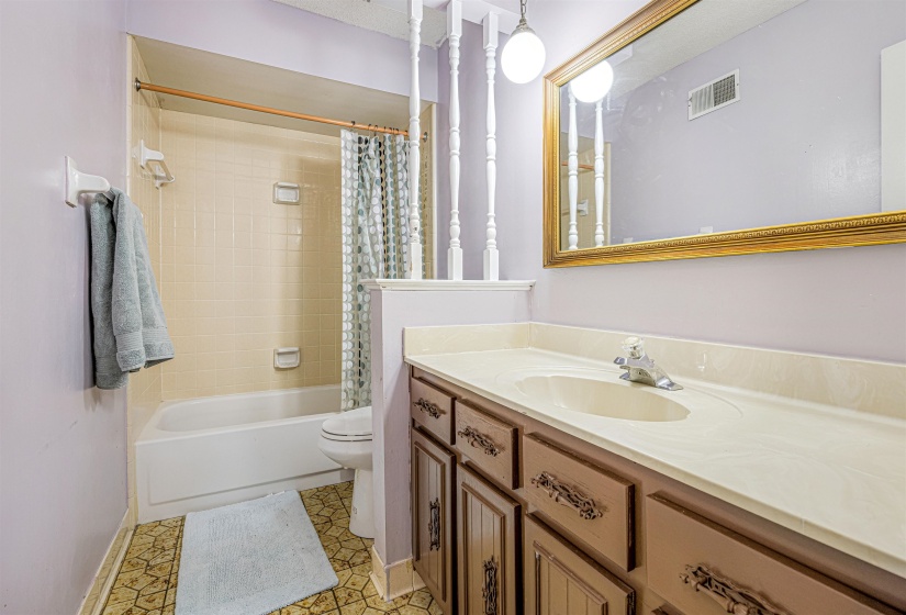 3968 WANDERING DR, Memphis, Tennessee 38115, 3 Bedroom Bedrooms, 6 Room Rooms,2 BathroomBathrooms,Residential,For Sale,WANDERING,0,10229452