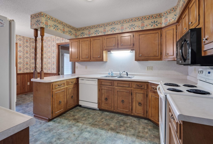 15680 US 64 HWY, Somerville, Tennessee 38068, 4 Bedroom Bedrooms, 10 Room Rooms,2.2 BathroomBathrooms,Residential,For Sale,US 64,0,10229453