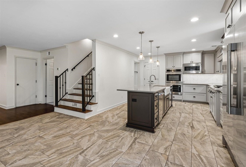 8970 FARMOOR RD, Germantown, Tennessee 38139, 6 Bedroom Bedrooms, 3 Room Rooms,4.1 BathroomBathrooms,Residential,For Sale,FARMOOR,0,10229456