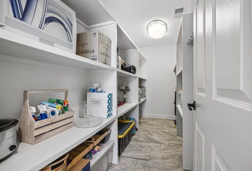 8970 FARMOOR RD, Germantown, Tennessee 38139, 6 Bedroom Bedrooms, 3 Room Rooms,4.1 BathroomBathrooms,Residential,For Sale,FARMOOR,0,10229456