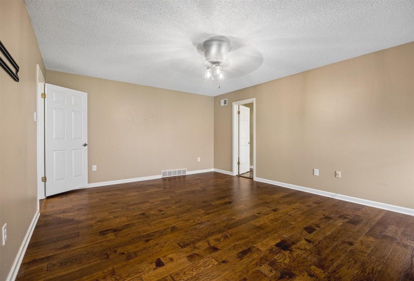 8970 FARMOOR RD, Germantown, Tennessee 38139, 6 Bedroom Bedrooms, 3 Room Rooms,4.1 BathroomBathrooms,Residential,For Sale,FARMOOR,0,10229456