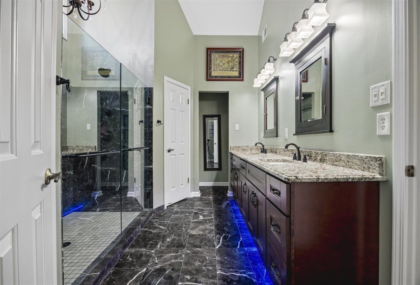 8970 FARMOOR RD, Germantown, Tennessee 38139, 6 Bedroom Bedrooms, 3 Room Rooms,4.1 BathroomBathrooms,Residential,For Sale,FARMOOR,0,10229456