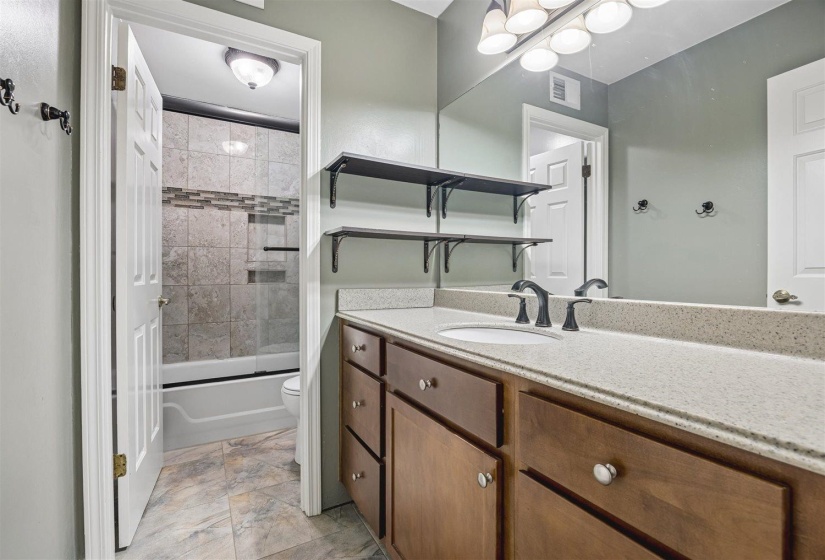 8970 FARMOOR RD, Germantown, Tennessee 38139, 6 Bedroom Bedrooms, 3 Room Rooms,4.1 BathroomBathrooms,Residential,For Sale,FARMOOR,0,10229456