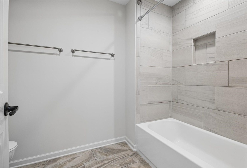 8970 FARMOOR RD, Germantown, Tennessee 38139, 6 Bedroom Bedrooms, 3 Room Rooms,4.1 BathroomBathrooms,Residential,For Sale,FARMOOR,0,10229456