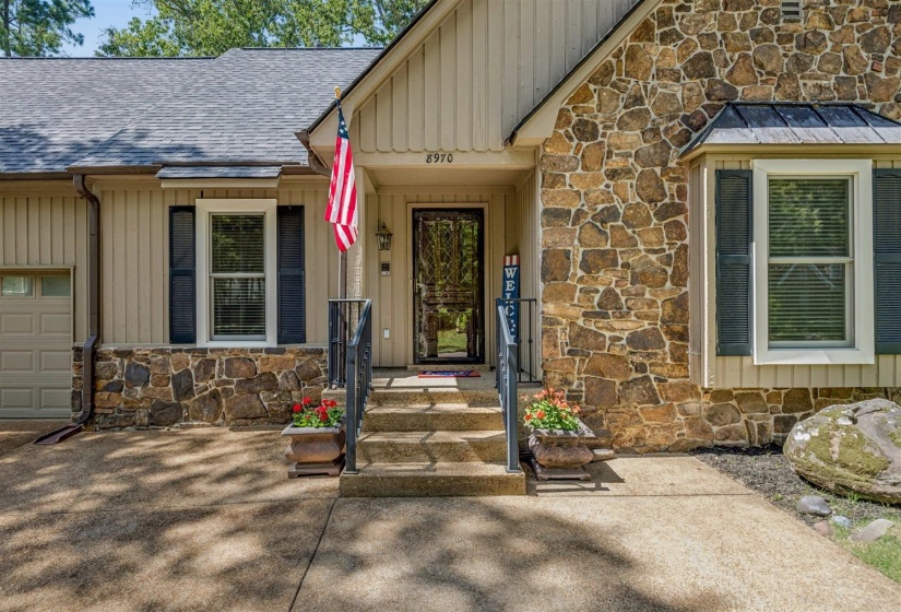 8970 FARMOOR RD, Germantown, Tennessee 38139, 6 Bedroom Bedrooms, 3 Room Rooms,4.1 BathroomBathrooms,Residential,For Sale,FARMOOR,0,10229456