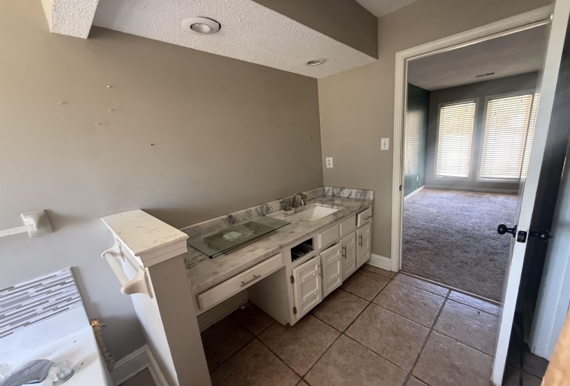 86 WALNUT BEND DR, Memphis, Tennessee 38018, 3 Bedroom Bedrooms, 7 Room Rooms,2.1 BathroomBathrooms,Residential,For Sale,WALNUT BEND,0,10229459