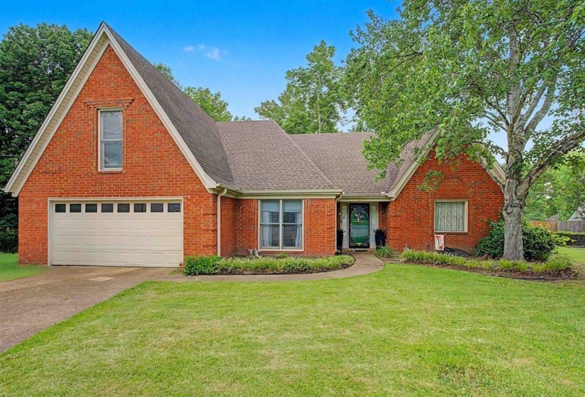 8762 BREDBURY CV, Memphis, Tennessee 38016, 4 Bedroom Bedrooms, 8 Room Rooms,3 BathroomBathrooms,Residential,For Sale,BREDBURY,0,10229441