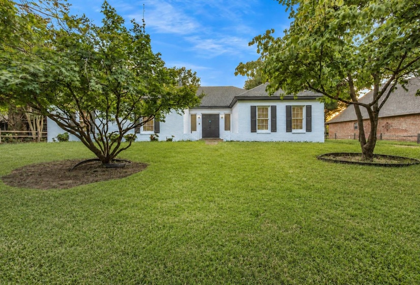 2355 HUNTINGTON FWY, Memphis, Tennessee 38016, 5 Bedroom Bedrooms, 9 Room Rooms,2.1 BathroomBathrooms,Residential,For Sale,HUNTINGTON,0,10229462