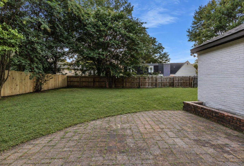 2355 HUNTINGTON FWY, Memphis, Tennessee 38016, 5 Bedroom Bedrooms, 9 Room Rooms,2.1 BathroomBathrooms,Residential,For Sale,HUNTINGTON,0,10229462