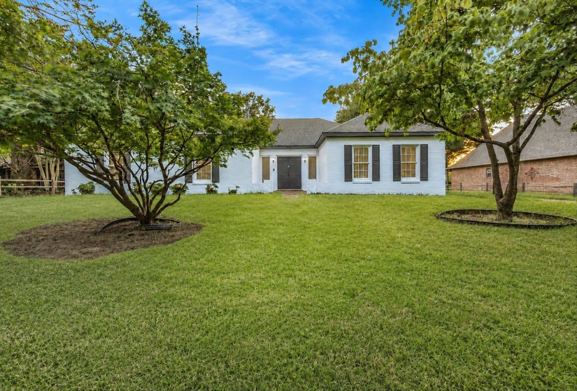 2355 HUNTINGTON FWY, Memphis, Tennessee 38016, 5 Bedroom Bedrooms, 9 Room Rooms,2.1 BathroomBathrooms,Residential,For Sale,HUNTINGTON,0,10229462
