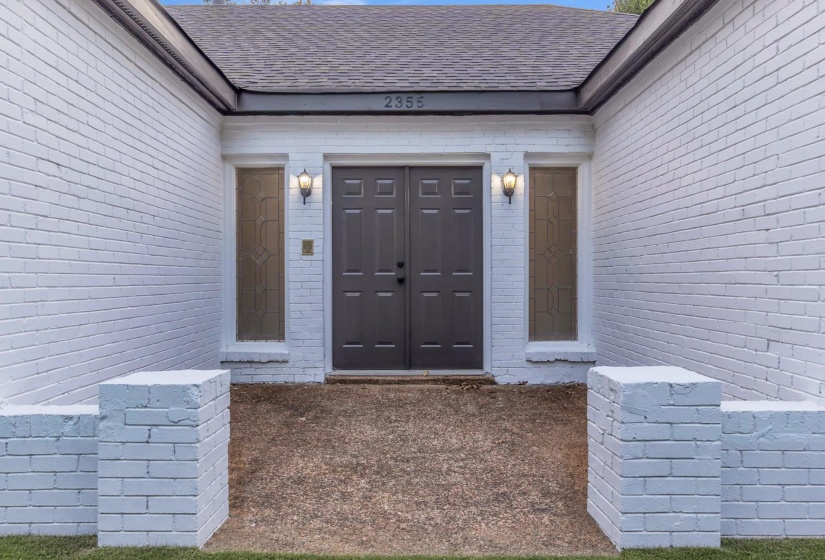 2355 HUNTINGTON FWY, Memphis, Tennessee 38016, 5 Bedroom Bedrooms, 9 Room Rooms,2.1 BathroomBathrooms,Residential,For Sale,HUNTINGTON,0,10229462