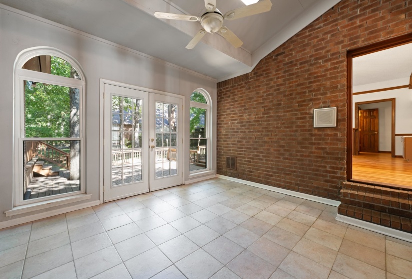 245 NORSEMAN DR, Memphis, Tennessee 38018, 5 Bedroom Bedrooms, 11 Room Rooms,3.1 BathroomBathrooms,Residential,For Sale,NORSEMAN,0,10229463