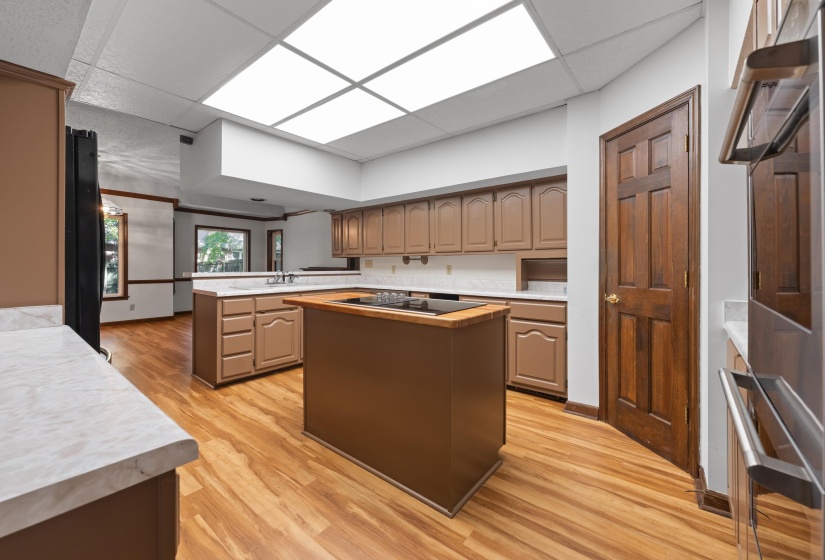 245 NORSEMAN DR, Memphis, Tennessee 38018, 5 Bedroom Bedrooms, 11 Room Rooms,3.1 BathroomBathrooms,Residential,For Sale,NORSEMAN,0,10229463