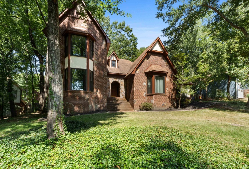 245 NORSEMAN DR, Memphis, Tennessee 38018, 5 Bedroom Bedrooms, 11 Room Rooms,3.1 BathroomBathrooms,Residential,For Sale,NORSEMAN,0,10229463