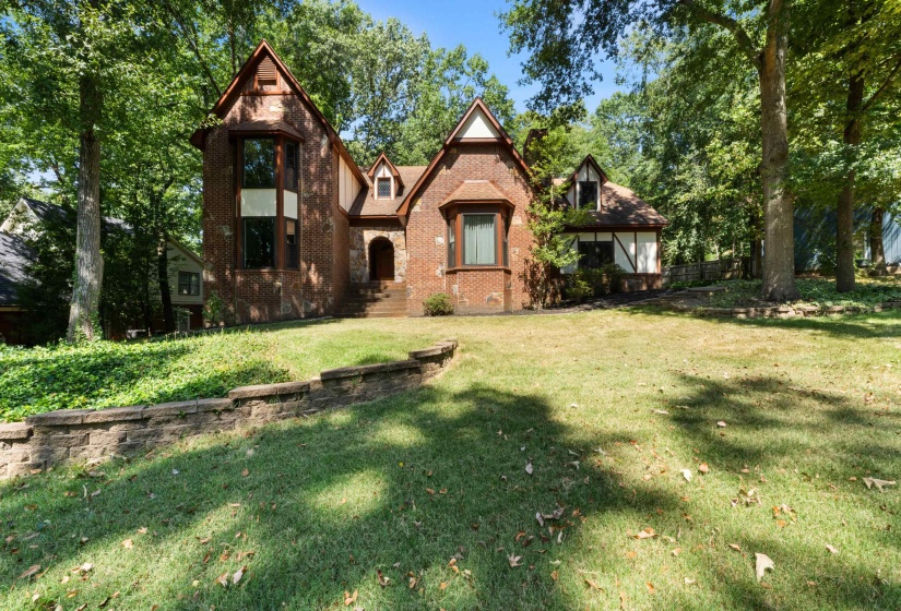245 NORSEMAN DR, Memphis, Tennessee 38018, 5 Bedroom Bedrooms, 11 Room Rooms,3.1 BathroomBathrooms,Residential,For Sale,NORSEMAN,0,10229463