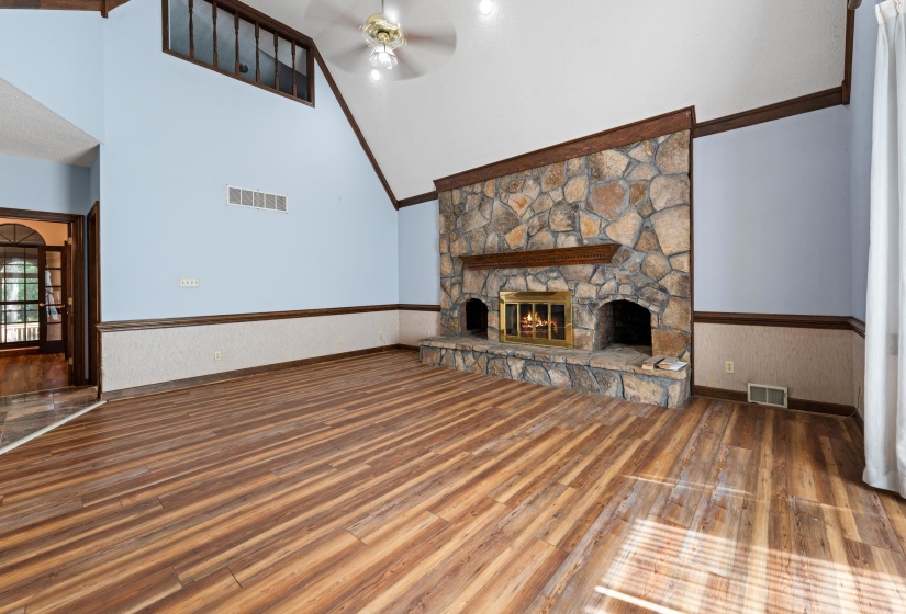 245 NORSEMAN DR, Memphis, Tennessee 38018, 5 Bedroom Bedrooms, 11 Room Rooms,3.1 BathroomBathrooms,Residential,For Sale,NORSEMAN,0,10229463