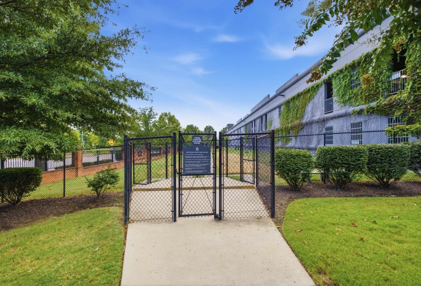 717 RIVERSIDE DR, Memphis, Tennessee 38103, 3 Bedroom Bedrooms, 7 Room Rooms,2.1 BathroomBathrooms,Residential,For Sale,RIVERSIDE,0,10229464