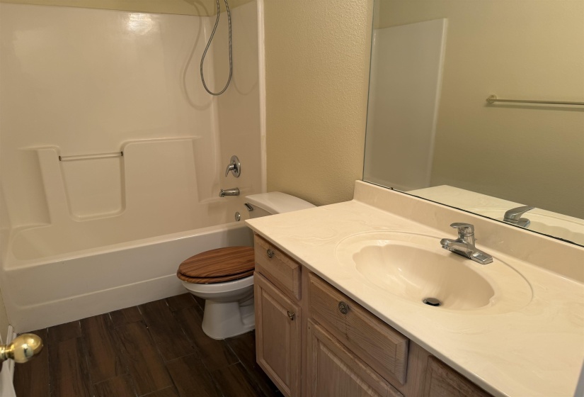4921 TOP NOTCH LOOP, Unicorp/Memphis, Tennessee 38125, 3 Bedroom Bedrooms, 6 Room Rooms,2 BathroomBathrooms,Residential,For Sale,TOP NOTCH,0,10229465