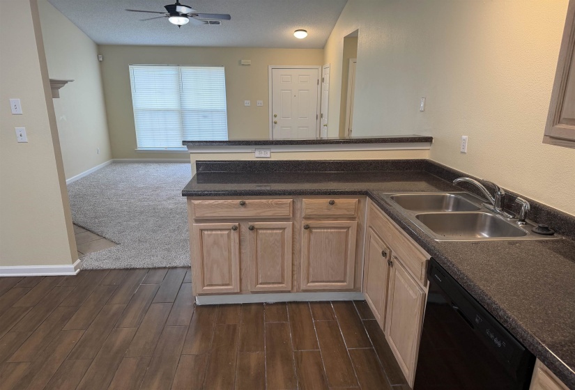 4921 TOP NOTCH LOOP, Unicorp/Memphis, Tennessee 38125, 3 Bedroom Bedrooms, 6 Room Rooms,2 BathroomBathrooms,Residential,For Sale,TOP NOTCH,0,10229465