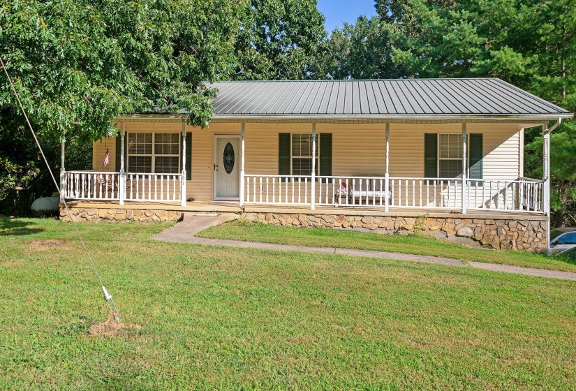 307 HARLAN ST, Greenville, Tennessee 37745, 3 Bedroom Bedrooms, 7 Room Rooms,2 BathroomBathrooms,Residential,For Sale,HARLAN,0,10229468