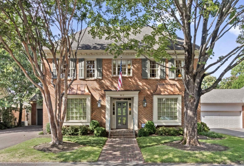 1602 CLANLO DR, Memphis, Tennessee 38104, 3 Bedroom Bedrooms, 8 Room Rooms,3.1 BathroomBathrooms,Residential,For Sale,CLANLO,0,10229470