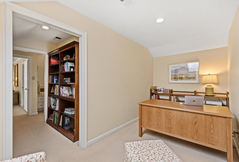 1602 CLANLO DR, Memphis, Tennessee 38104, 3 Bedroom Bedrooms, 8 Room Rooms,3.1 BathroomBathrooms,Residential,For Sale,CLANLO,0,10229470
