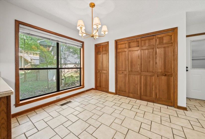 375 SHERBURNE CV, Memphis, Tennessee 38018, 4 Bedroom Bedrooms, 9 Room Rooms,2.1 BathroomBathrooms,Residential,For Sale,SHERBURNE,0,10229472