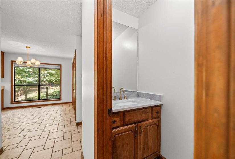 375 SHERBURNE CV, Memphis, Tennessee 38018, 4 Bedroom Bedrooms, 9 Room Rooms,2.1 BathroomBathrooms,Residential,For Sale,SHERBURNE,0,10229472