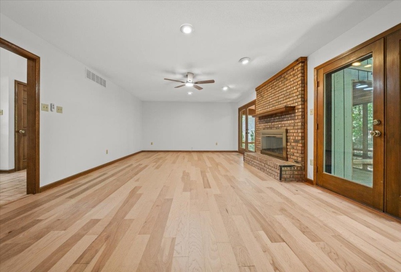 375 SHERBURNE CV, Memphis, Tennessee 38018, 4 Bedroom Bedrooms, 9 Room Rooms,2.1 BathroomBathrooms,Residential,For Sale,SHERBURNE,0,10229472
