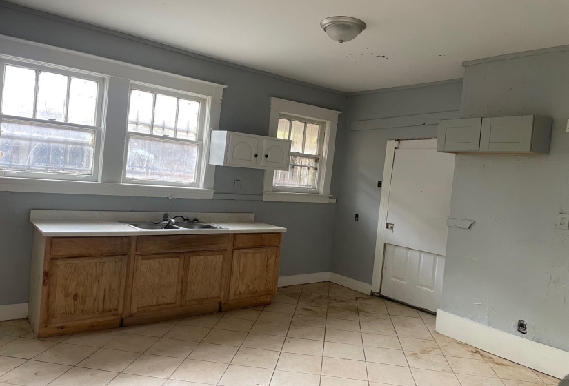 439 PARKWAY AVE, Memphis, Tennessee 38106, 3 Bedroom Bedrooms, 6 Room Rooms,1 BathroomBathrooms,Residential,For Sale,PARKWAY,0,10229474