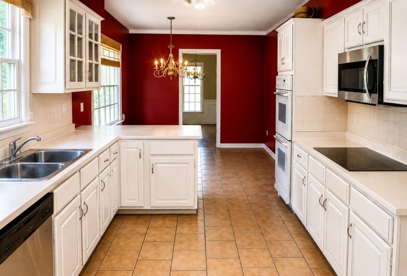 7685 MCHENRY CIR, Germantown, Tennessee 38138, 4 Bedroom Bedrooms, 9 Room Rooms,3 BathroomBathrooms,Residential,For Sale,MCHENRY,0,10229485
