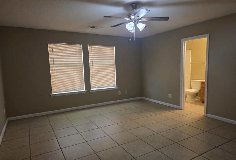 4866 ROYAL RUN DR, Memphis, Tennessee 38128-1569, 3 Bedroom Bedrooms, 7 Room Rooms,2.1 BathroomBathrooms,Rental Properties,For Sale,ROYAL RUN,0,10229526